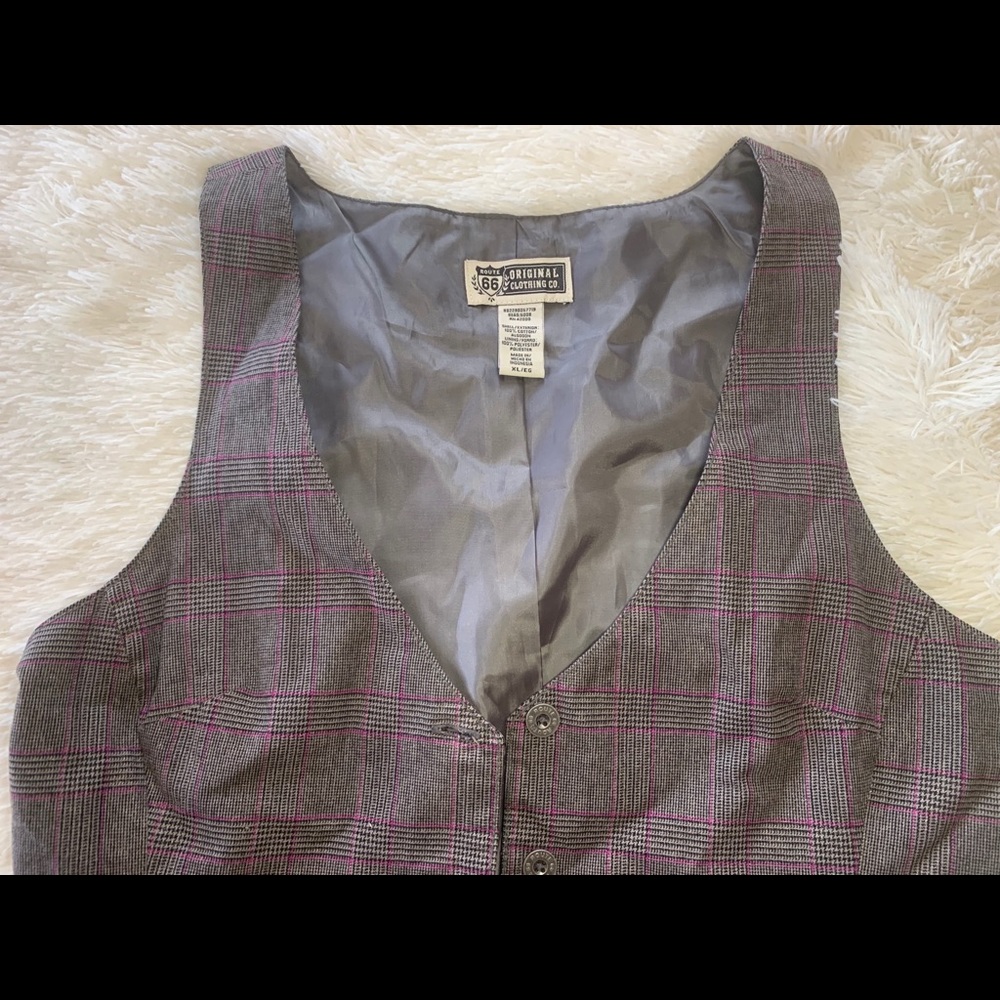 Grey & Pink Vest 💓